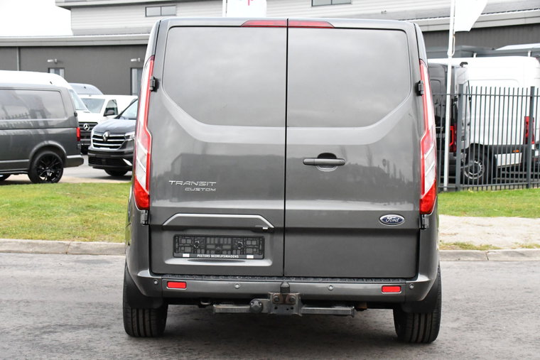 Vehicle Image 32