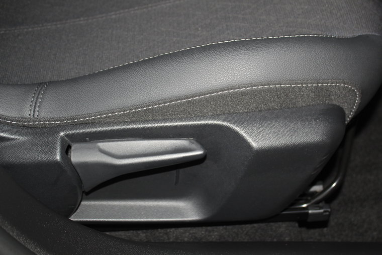 Vehicle Image 32