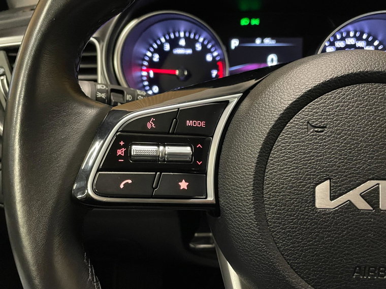 Vehicle Image 35