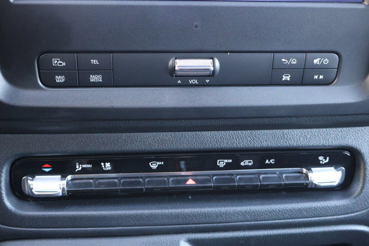 Vehicle Image 27