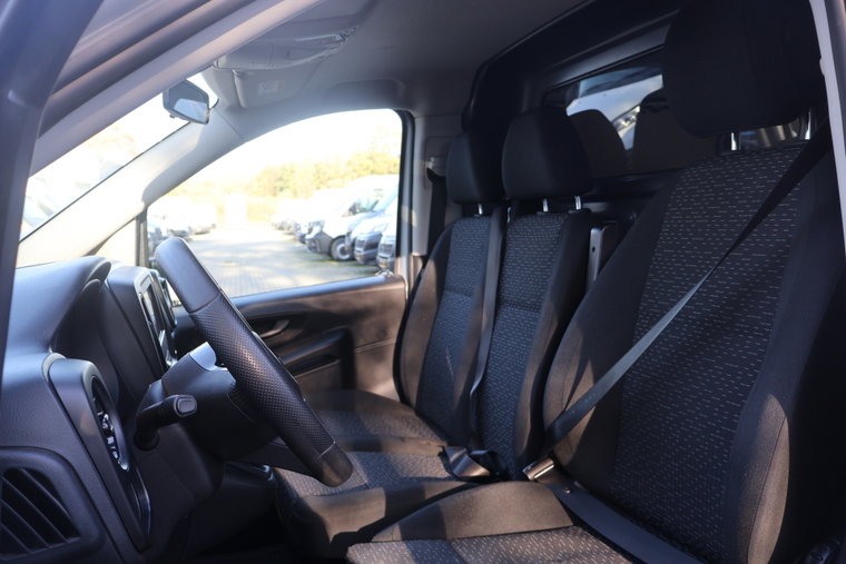 Vehicle Image 30