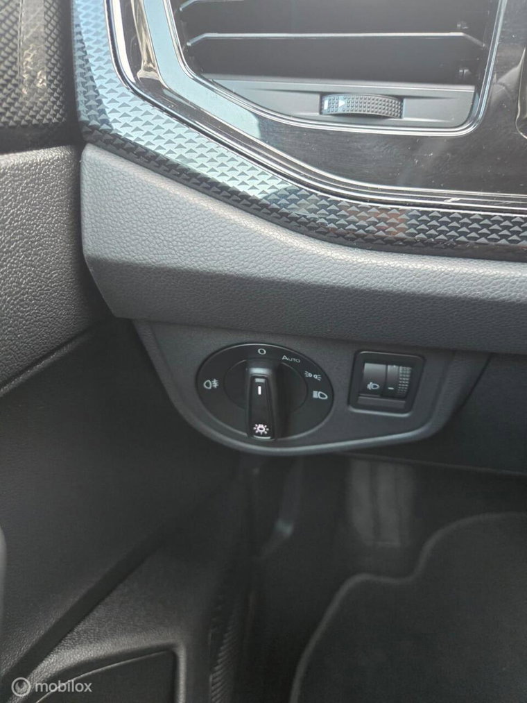 Vehicle Image 27
