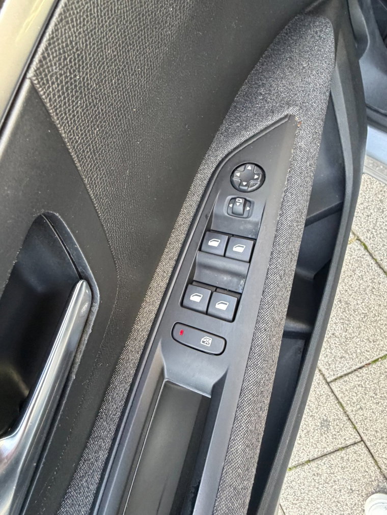 Vehicle Image 45