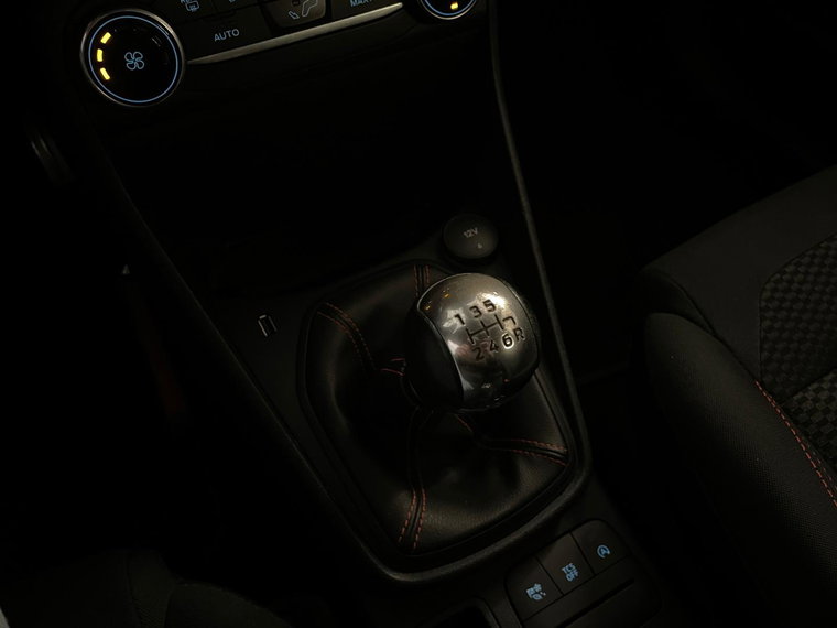 Vehicle Image 38