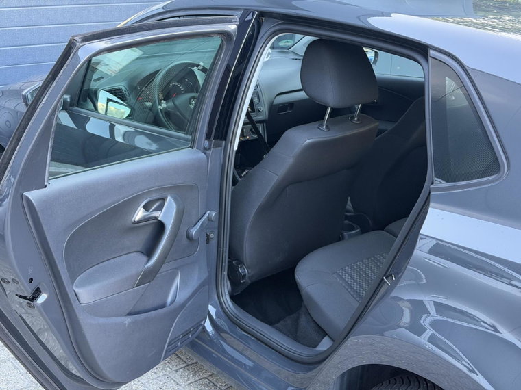 Vehicle Image 13