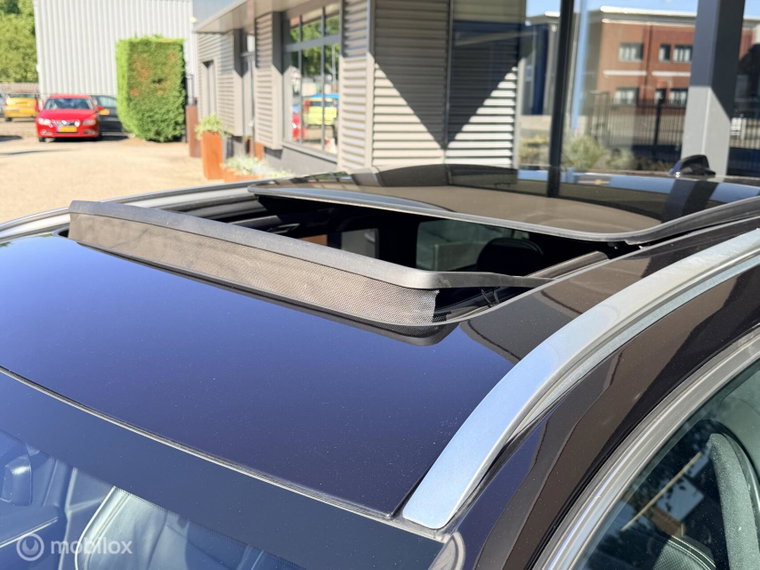 Vehicle Image 48