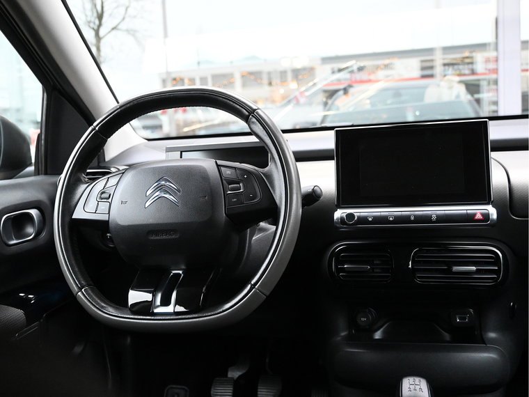 Vehicle Image 16