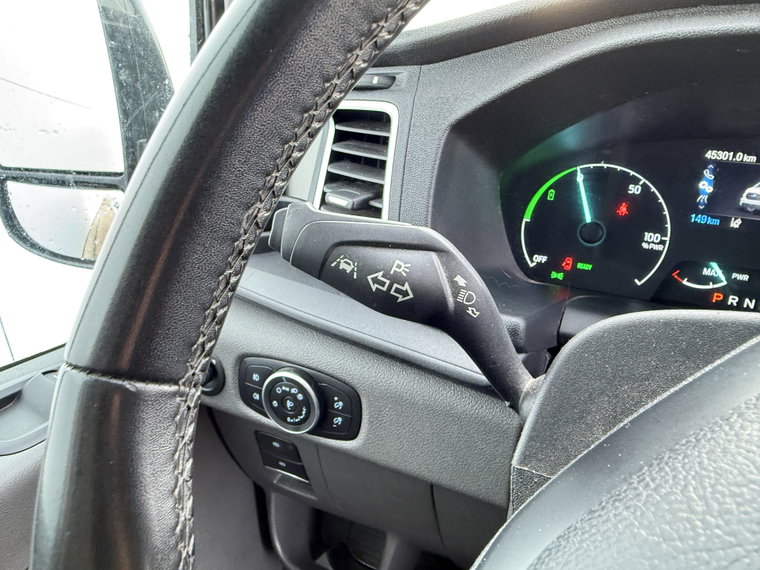 Vehicle Image 25
