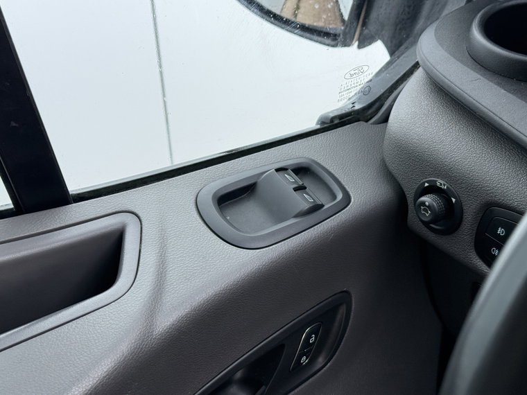 Vehicle Image 26