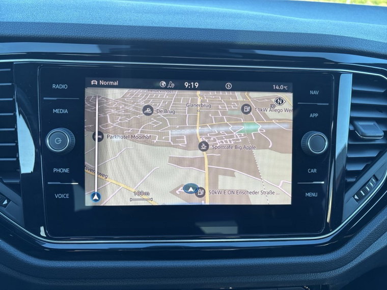 Vehicle Image 21