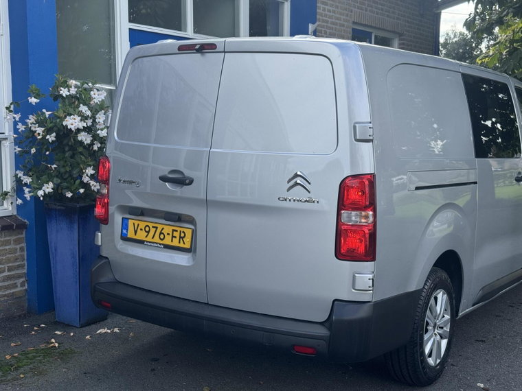 Vehicle Image 28