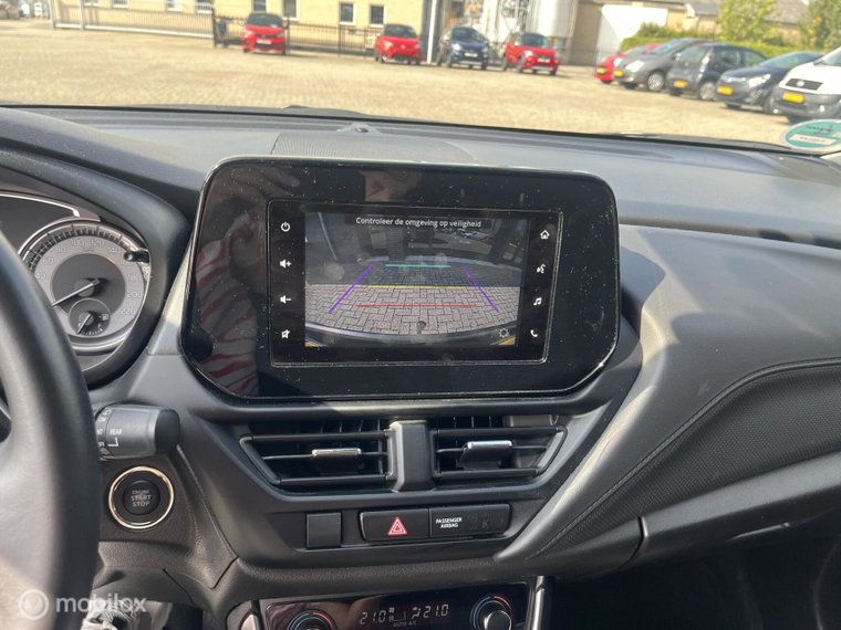 Vehicle Image 18