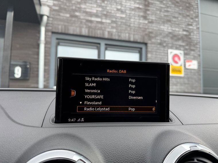 Vehicle Image 28