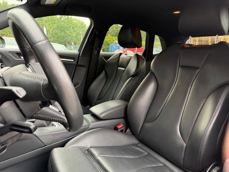Vehicle Image 35