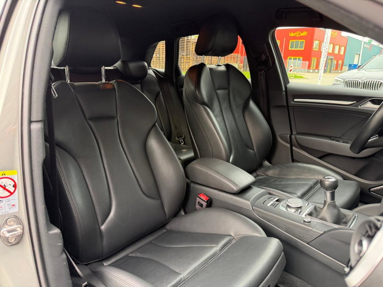 Vehicle Image 40
