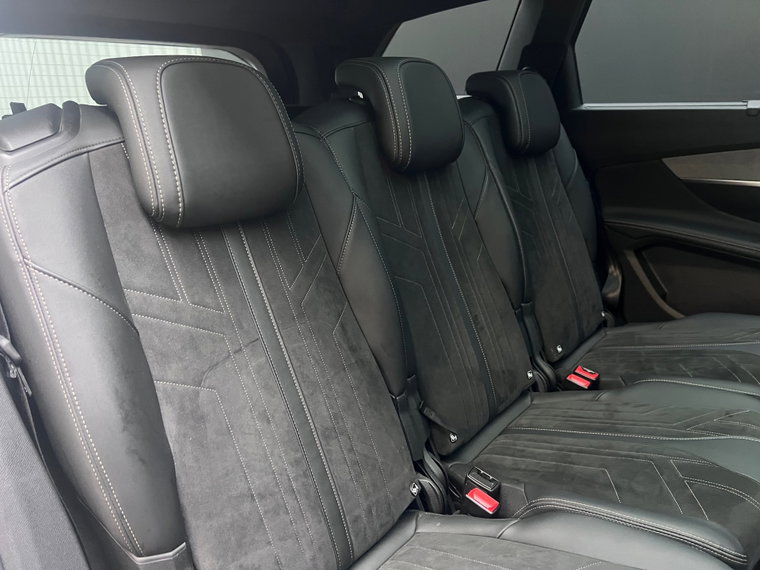 Vehicle Image 37