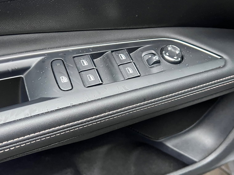 Vehicle Image 60