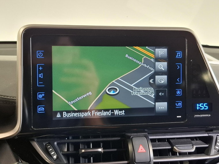 Vehicle Image 25