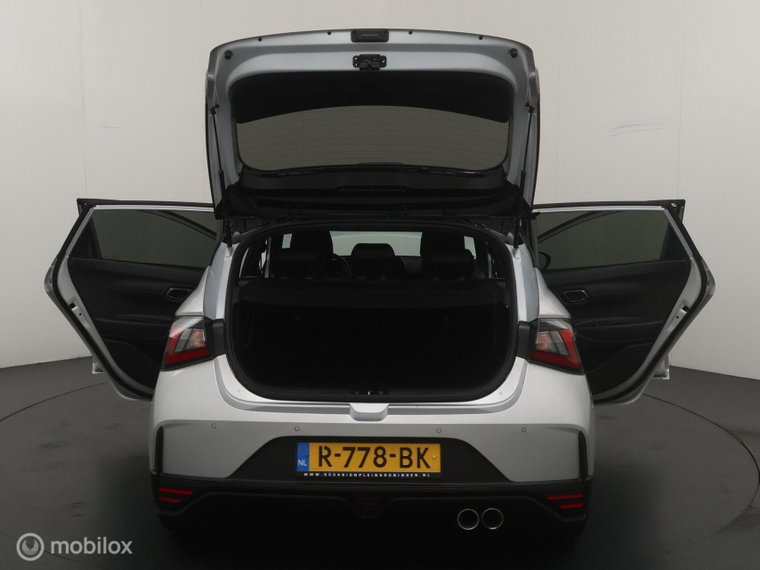 Vehicle Image 21