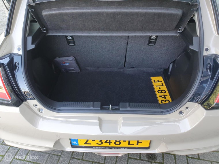 Vehicle Image 30