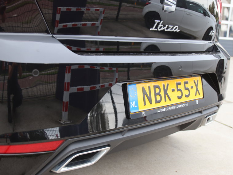 Vehicle Image 38