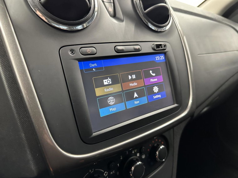 Vehicle Image 25