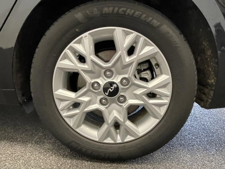 Vehicle Image 31