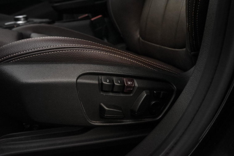 Vehicle Image 38