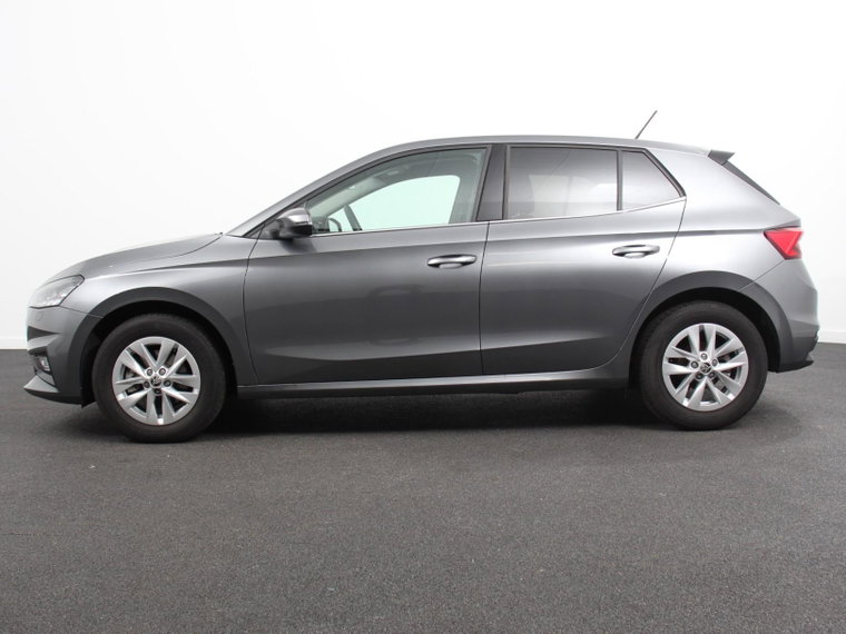 Vehicle Image 8