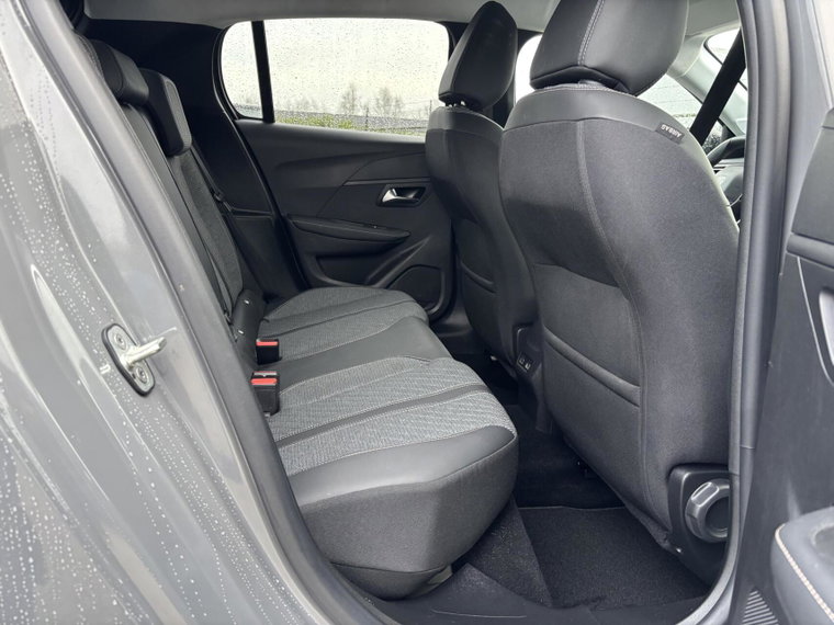 Vehicle Image 28