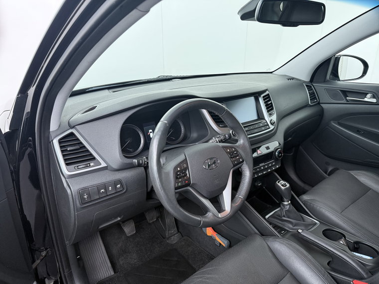 Vehicle Image 17