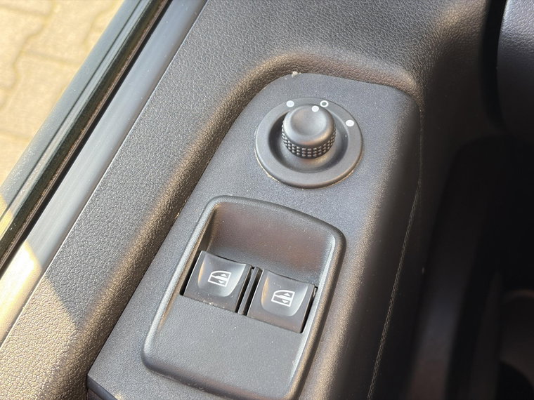 Vehicle Image 28