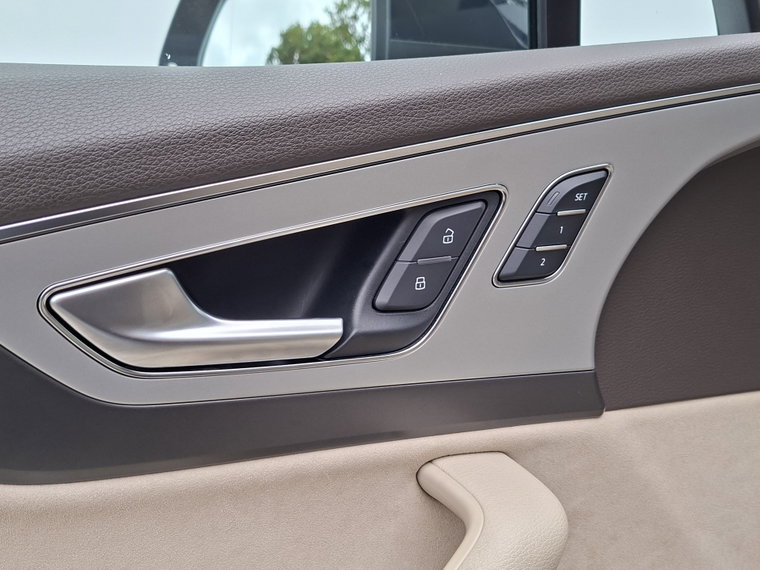 Vehicle Image 42