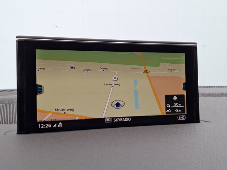 Vehicle Image 8