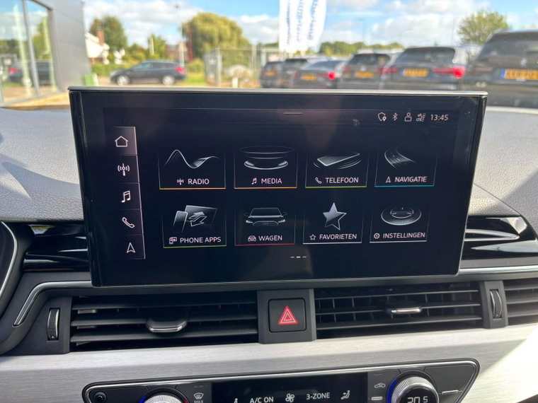 Vehicle Image 30