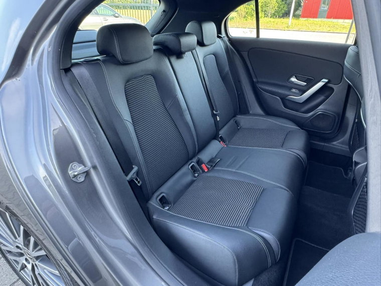 Vehicle Image 35