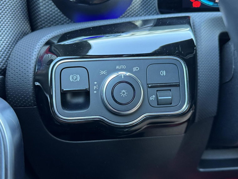 Vehicle Image 39