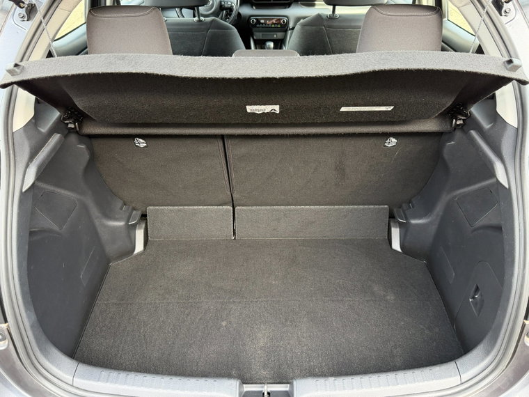 Vehicle Image 25