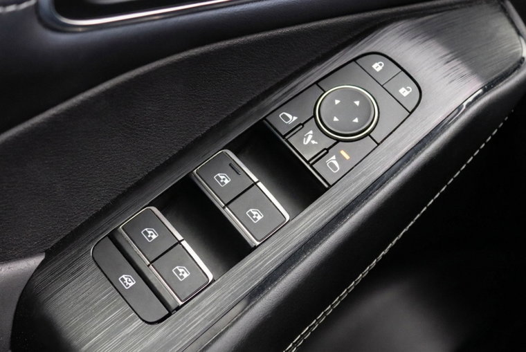Vehicle Image 24