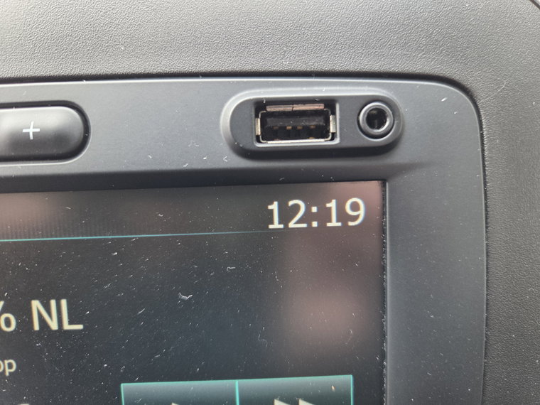 Vehicle Image 25