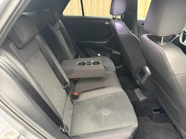 Vehicle Image 28