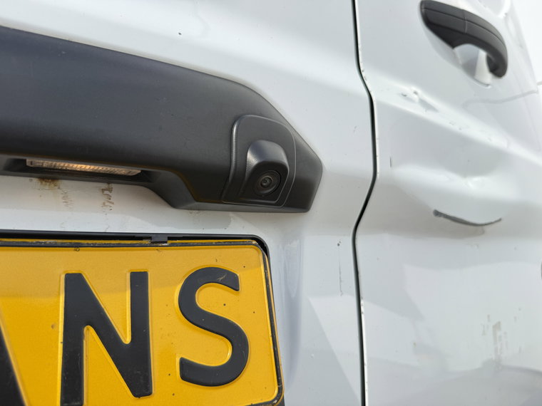 Vehicle Image 18