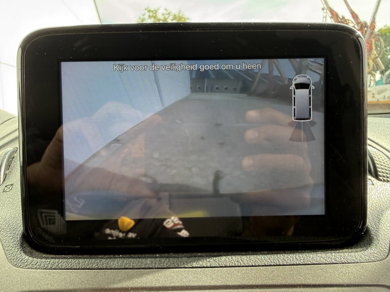Vehicle Image 23