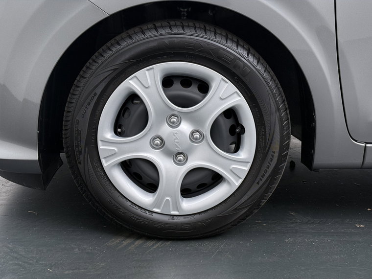 Vehicle Image 16