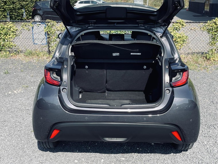 Vehicle Image 8