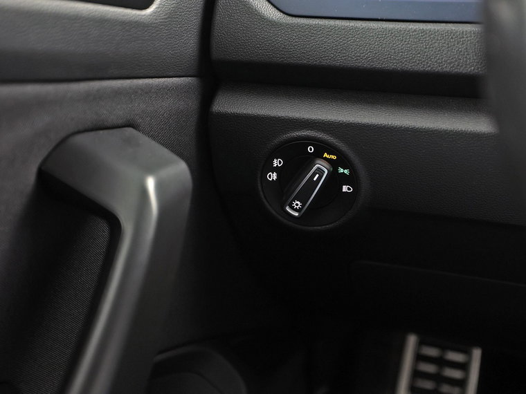 Vehicle Image 28