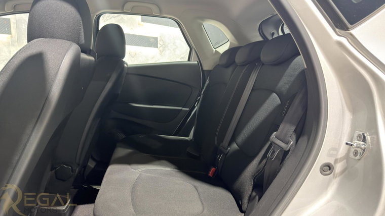 Vehicle Image 25