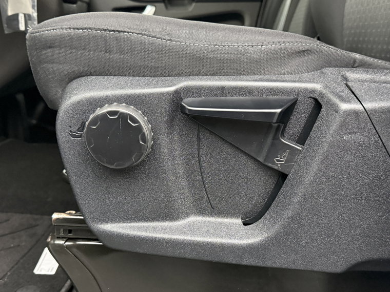 Vehicle Image 28