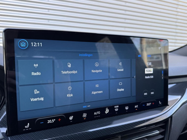 Vehicle Image 25
