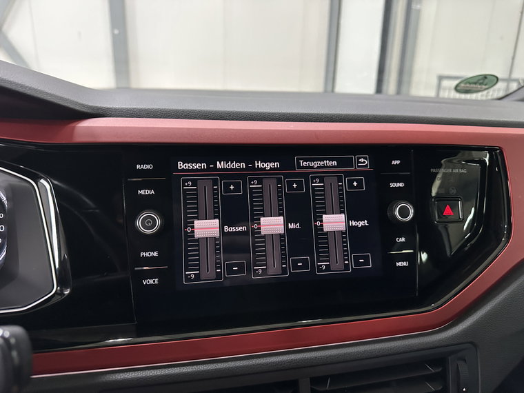 Vehicle Image 19